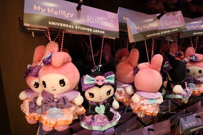 マイメロディとクロミのマスコットキーチェーン(ユニバハロウィングッズ2023)