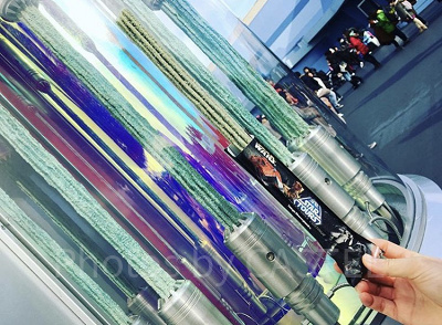 不思議なライトセーバーチュロス!新感覚ですね♪