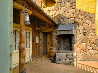 ペコスビル・カフェ横