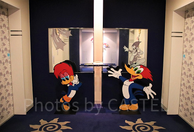 パークの人気者ウッディー・ウッドペッカーとウィニ－・ウッドペッカー