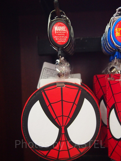 スパイダーマンのリール付きパスケース