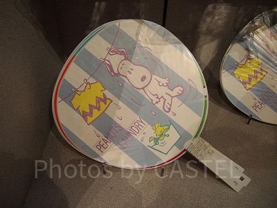 PEANUTS LAUNDRY(ピーナッツ・ランドリー)スヌーピーの団扇