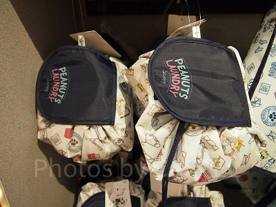 PEANUTS LAUNDRY(ピーナッツ・ランドリー)の総柄巾着ポーチ