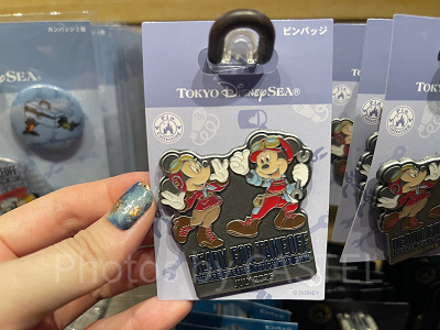 ピンバッジ(ドリームス・テイク・フライトグッズ)