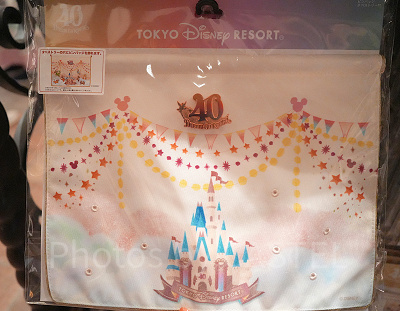 ピンバッジ＆タペストリー（ディズニー40周年グッズ）