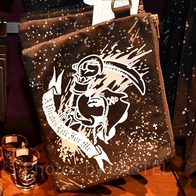 海賊ミッキーデザインのポーチ（パイレーツトレジャー）