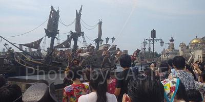 大暴れ中のパイレーツ『ゲット・ウェット！』