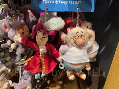 ぬいぐるみバッジ(フック船長&ミスター・スミー)