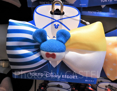 ポップな蝶ネクタイ