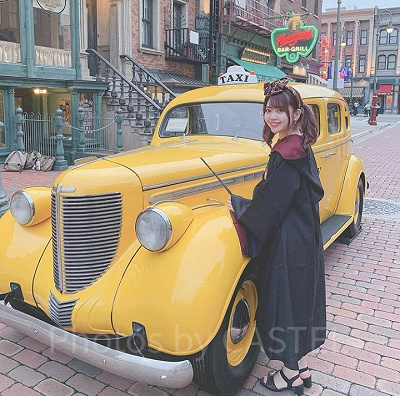 ハリーポッターコーデで人気のクラシックカーと撮影