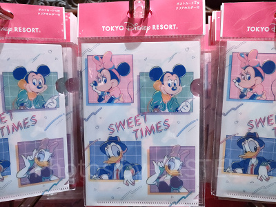 ディズニーSWEET TIMESグッズ:ポストカード4枚、クリアホルダー付き