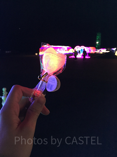 スティックのボタンを押すとキャンディーが光ります☆