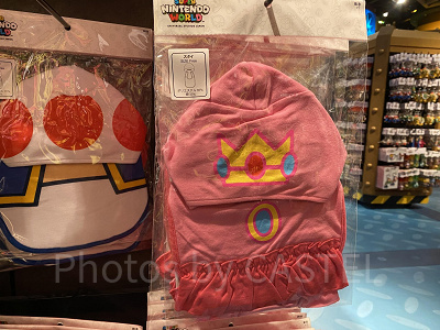 ピーチ姫の帽子つきスタイ