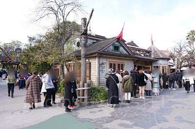 チャイナボイジャーの待ち列(11時ごろ)