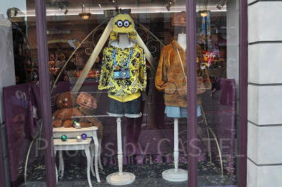 USJのショップ/ショーウインドウにはおすすめコーデが