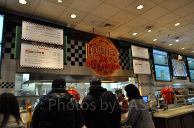 USJのルイズN.Y.ピザパーラー店内