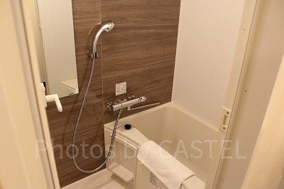 5階客室の独立したバスルーム