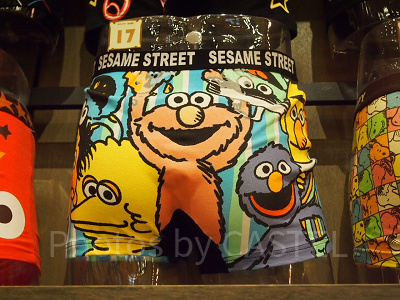 セサミストリート蛍光パンツ