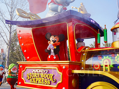 上海ディズニー：ミッキーのストーリーブック・エキスプレス