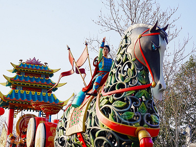 上海ディズニー：ミッキーのストーリーブック・エキスプレス