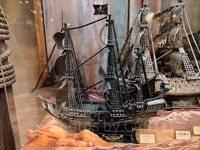 上海ディズニーカリブの海賊グッズ：ブラックパール号3Dフィギュア