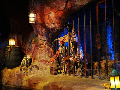 上海ディズニーカリブの海賊：日本のカリブの海賊と一見似たような風景