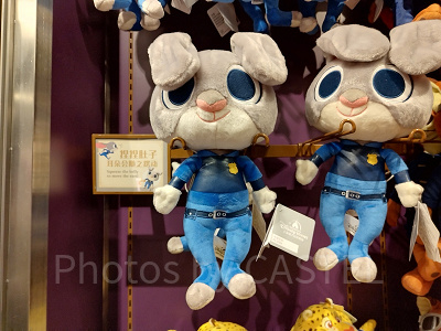 上海ディズニーズートピアグッズ：ジュディの警官ぬいぐるみ(M)