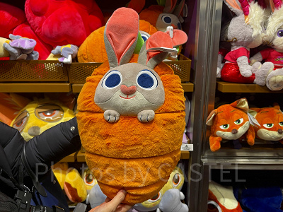 上海ディズニーズートピアグッズ：ジュディのにんじんクッション