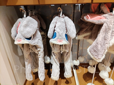 上海ディズニーズートピアグッズ：ジュディのファンキャップマフラー