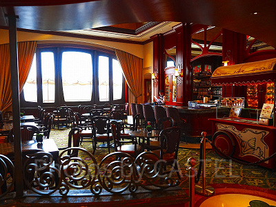 上海ディズニーランドホテル:バッカスラウンジ