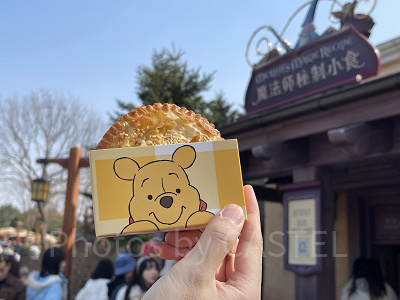 上海ディズニーの超人気食べ歩きグルメ「チポトレビーフボロネーゼパフ」