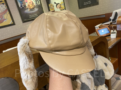 スヌーピーの耳付き合皮キャップ（ベージュ）