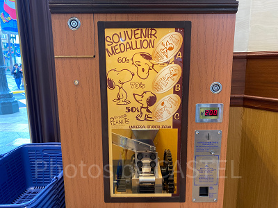 スヌーピー「VINTAGE PEANUTS」のスーベニアメダリオン