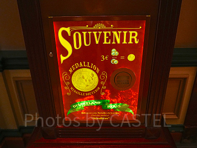 ディズニーランドパリ　30周年記念　クリスタルメダル 期間限定放出！入手困難品！ 2025年最新】ディズニーパリ 30周年の人気アイテム - メルカリ