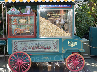 スーベニアトングはポップコーンワゴンで販売！