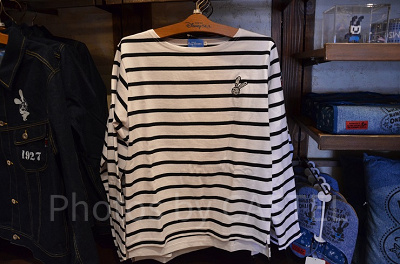 ボーダー×デニムでオズワルドカップルコーデ