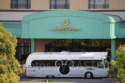 モノレールの駅からは、こんなに可愛いバスが