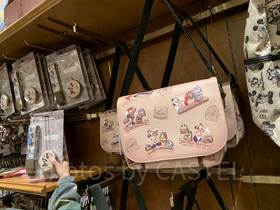 大きなサイズのカメラも入るスグレモノ★