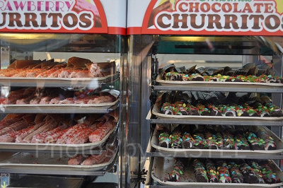 スウィートストロベリーチュリトス（左）