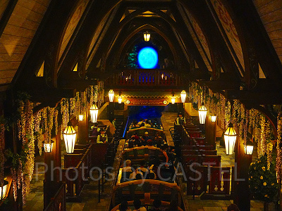 アナとエルサのフローズンジャーニーの乗り場