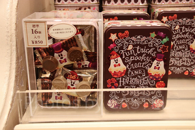 チョコレートの缶は食べ終わってもずっと使いたいかわいさ！