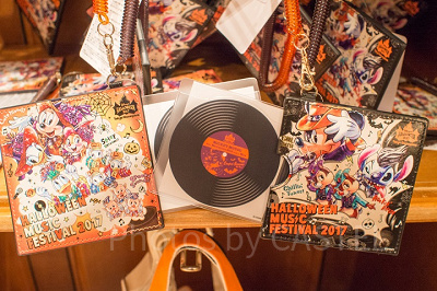カードホルダーはレコードになっているよ♪