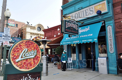 ルイズN.Y.ピザパーラーの外観