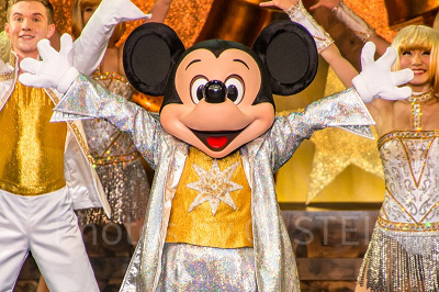 衣装の数も増えてますますおしゃれなミッキーに☆