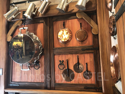 ガストンが鏡にした鍋