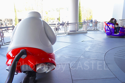 ビークルはケア・ロボットに引っ張られる