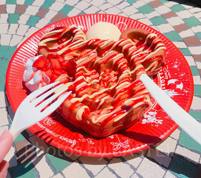 パーク内にはコスパ抜群のメニューやレストランがいっぱい!