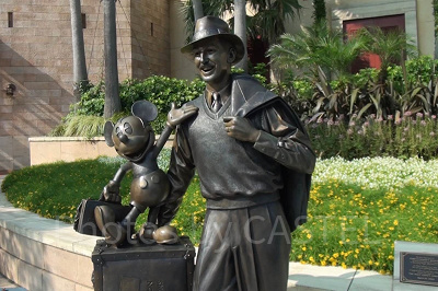 ストーリーテラーズ像に込められた想い