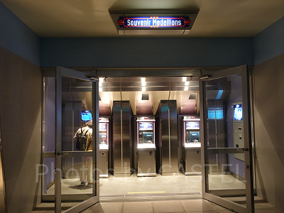 トゥモローランド・テラスのメダリオンメーカー