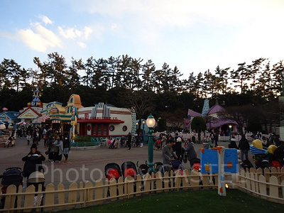 歩いて回るだけで楽しいトゥーンタウン